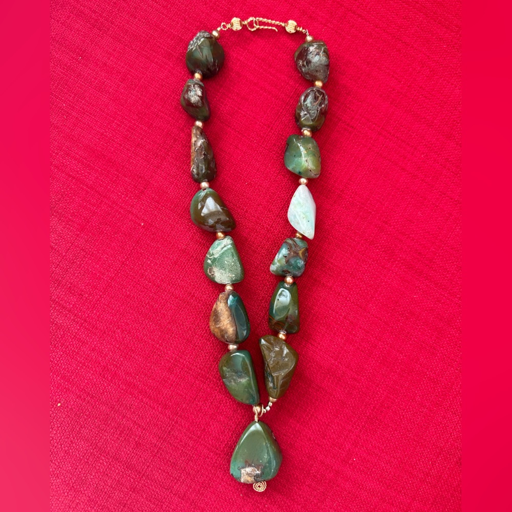 Amazing turquoise colored stone necklace